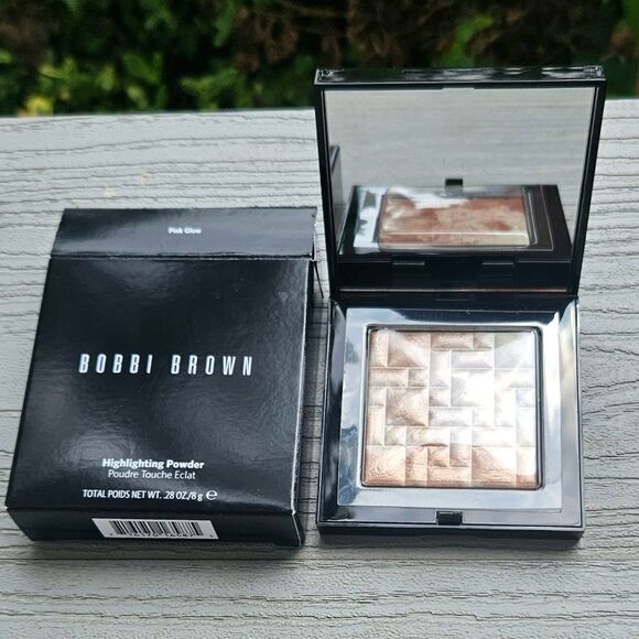 Bobbi Brown Highlighting powder in pink glow NEW msrp $56 - Picture 4 of 16